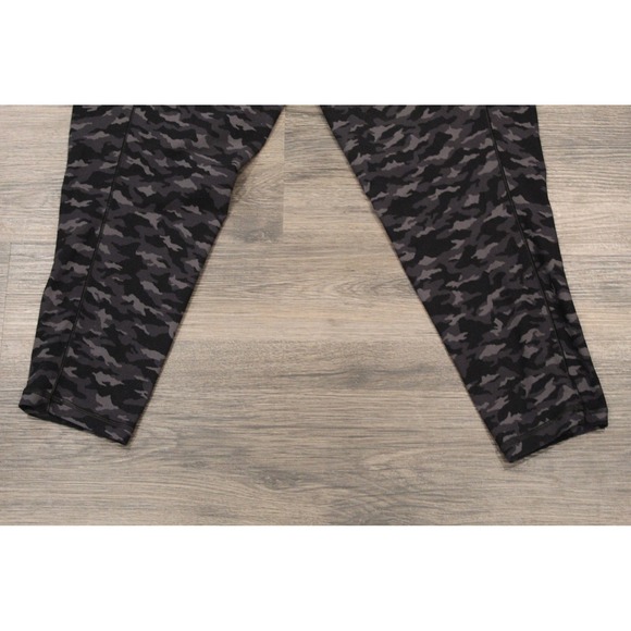 Athleta Salutation Stash Pocket Printed‎ 7/8 Tight Leggings 1X Gray Camo - Picture 10 of 10